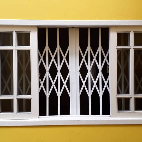 Grade Pantográfica Janela Interna